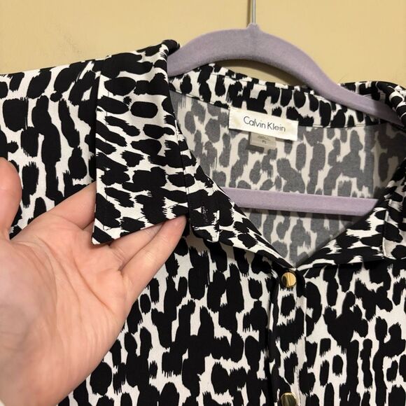 Calvin Klein Black White Animal Print Gold Button Down Blouse Petite Large - Picture 4 of 10